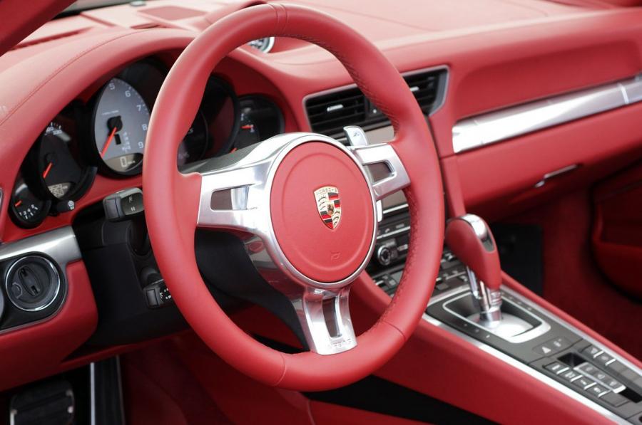  Porsche 911 Carrera S Cabriolet 2011 года  (фото 50 из 61)